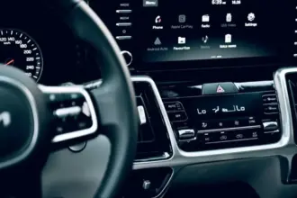 Bug no Android Auto reverte Gemini para Google Assistant e causa confusão aos condutores