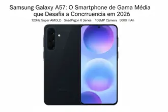 Smartphone Galaxy A57 5G com tela infinita, design sofisticado e conjunto de câmeras triplas em destaque.